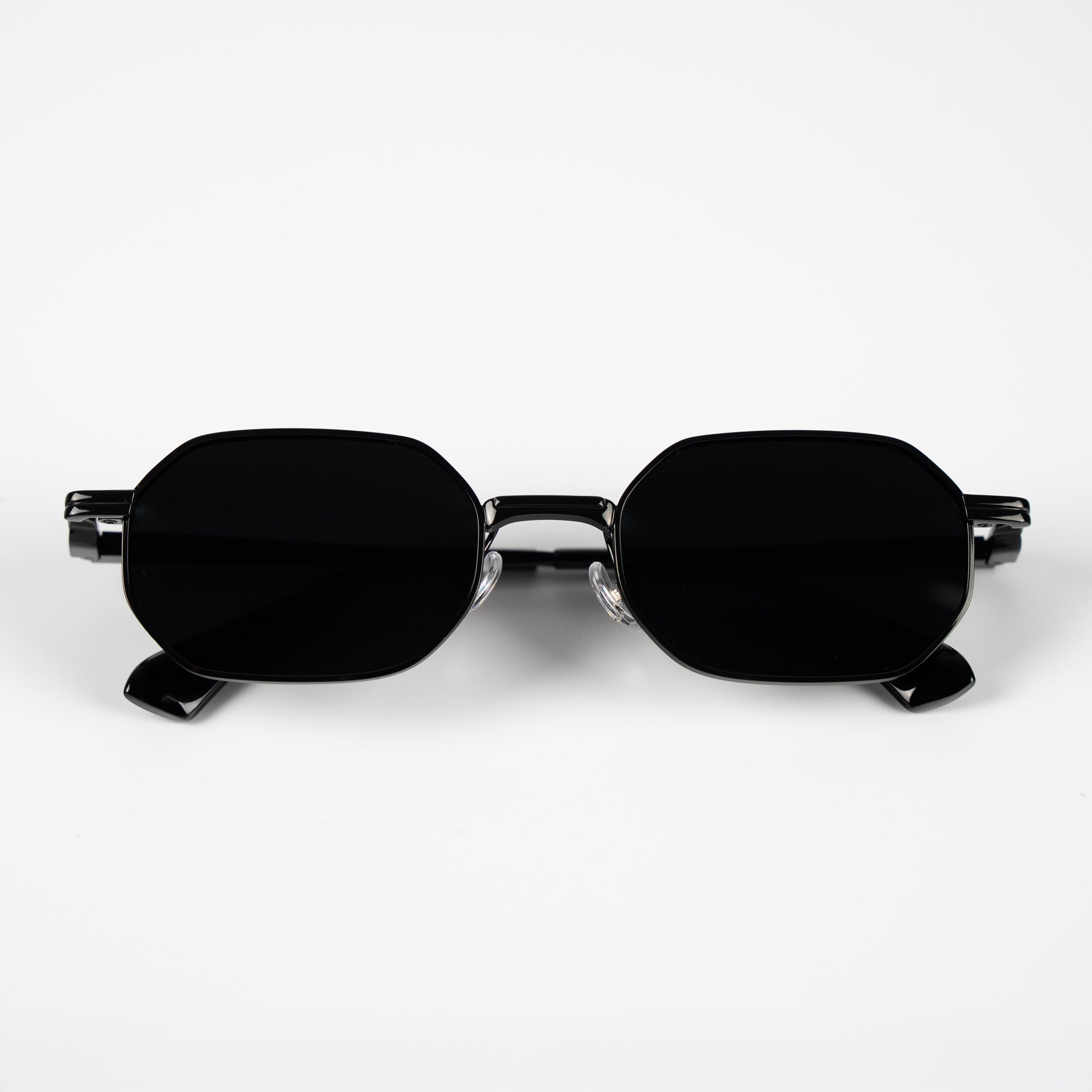 NOIR - BLACK